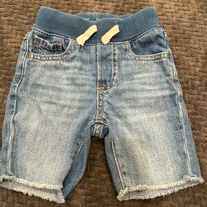 GAP:toddler boy 3 Years, denim pull-on shorts, front and back pockets, like new!